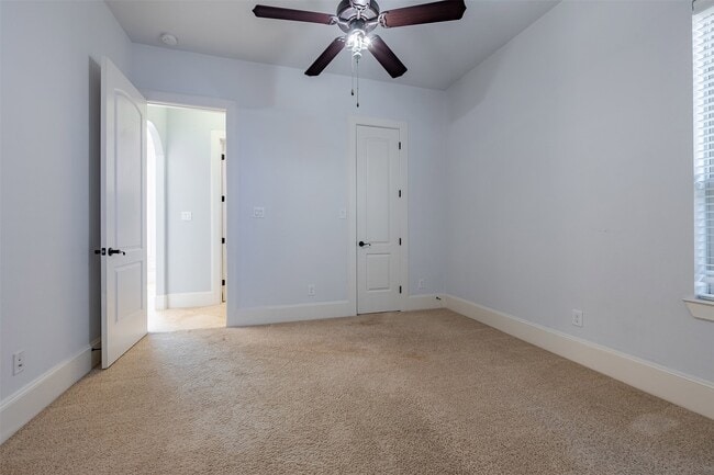 Building Photo - 12955 Lake Parc Bend Drive