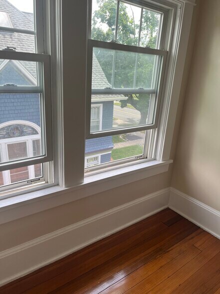 Building Photo - 740 Prospect Ave
