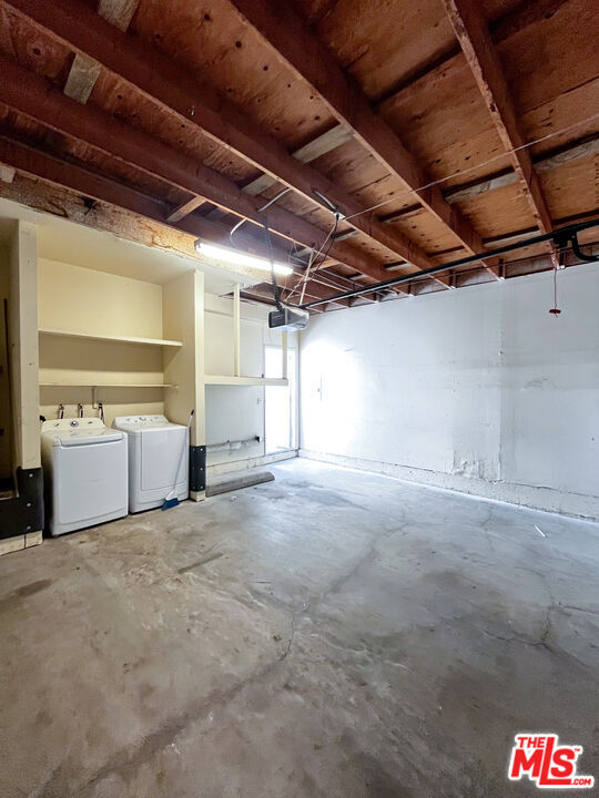 Building Photo - 9939 Topanga Canyon Blvd