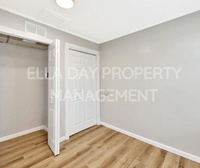 Building Photo - 2505 N Chautauqua Ave