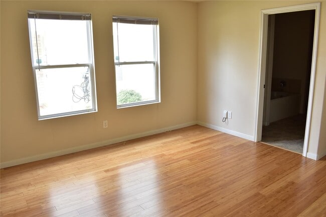 Building Photo - 3610 Barkers Crossing Ave
