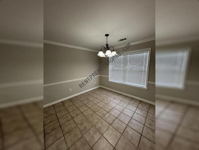 Building Photo - 26 Mustang Dr
