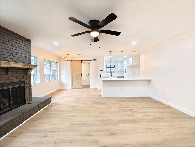 Building Photo - 4106 Clovernook Ln