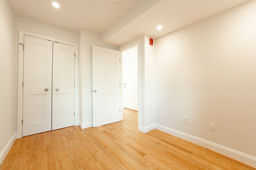 Building Photo - 375 Dorchester St