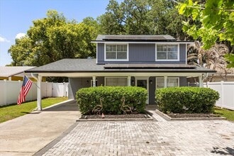 Building Photo - 742 N Westmoreland Dr