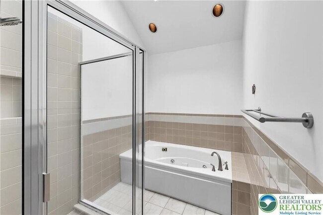 Building Photo - 5721 Crawford Dr