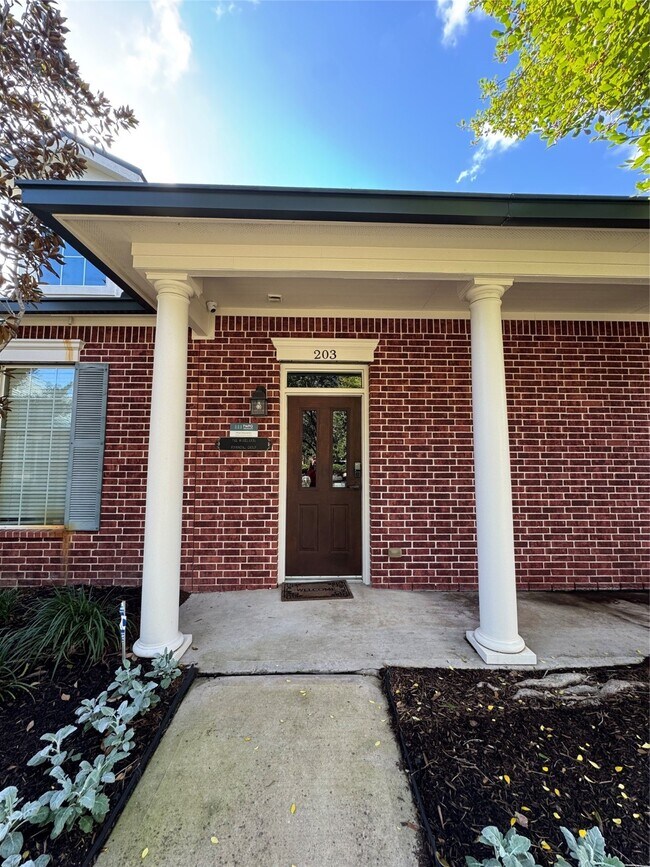 Building Photo - 4501 Cartwright Rd