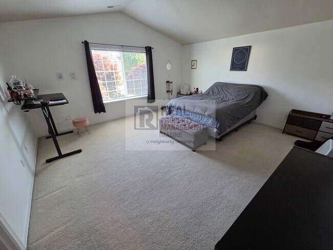 Building Photo - Check out this beautiful 3 bedroom, 2.5 bath home!