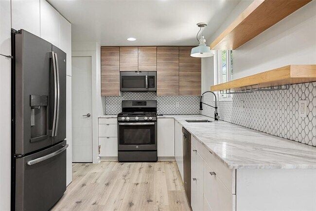 Building Photo - 3103 Matador Dr