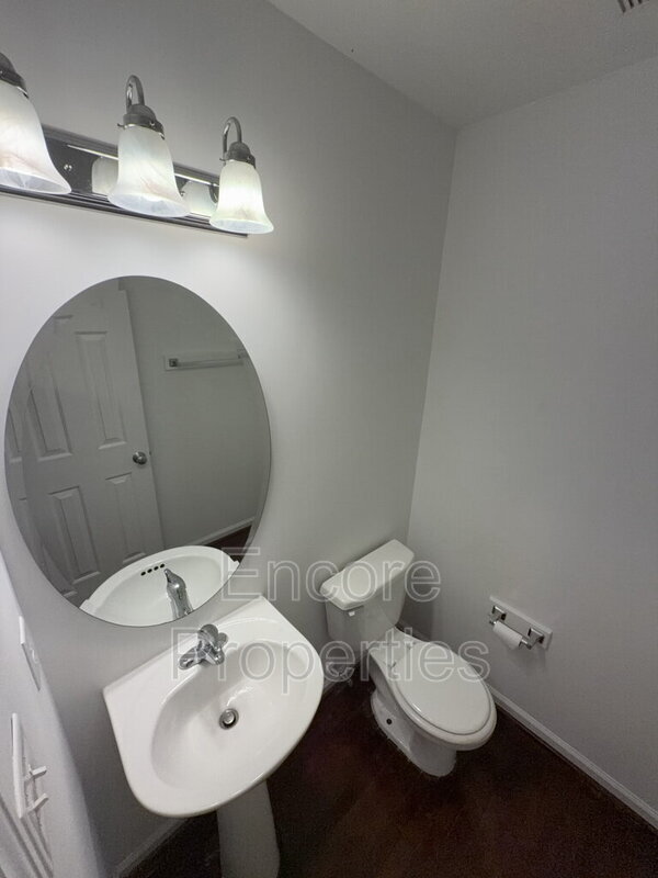 Building Photo - 4520 Shady Side Ln
