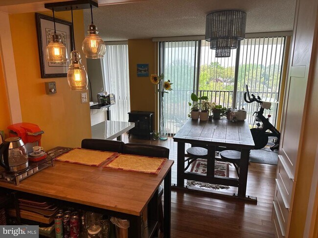 Building Photo - 6800 Fleetwood Rd