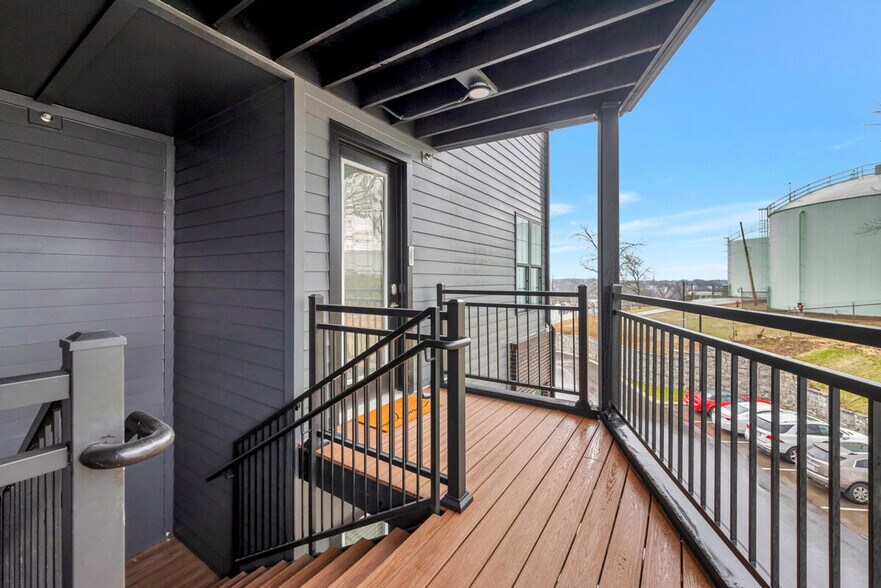 Building Photo - 600 E Trinity Ln