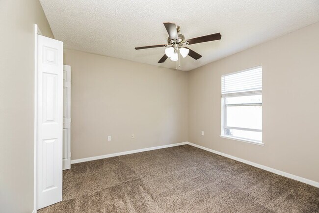 Building Photo - 7245 Nottinghamshire Dr