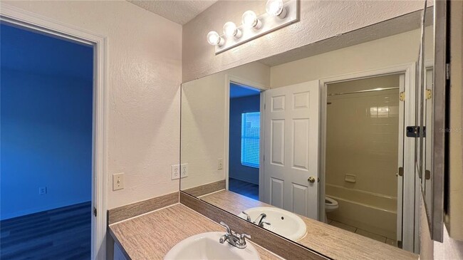 Building Photo - 1140 Cedarwood Way