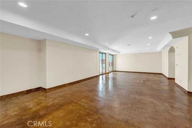 Building Photo - 221 Vía Alameda