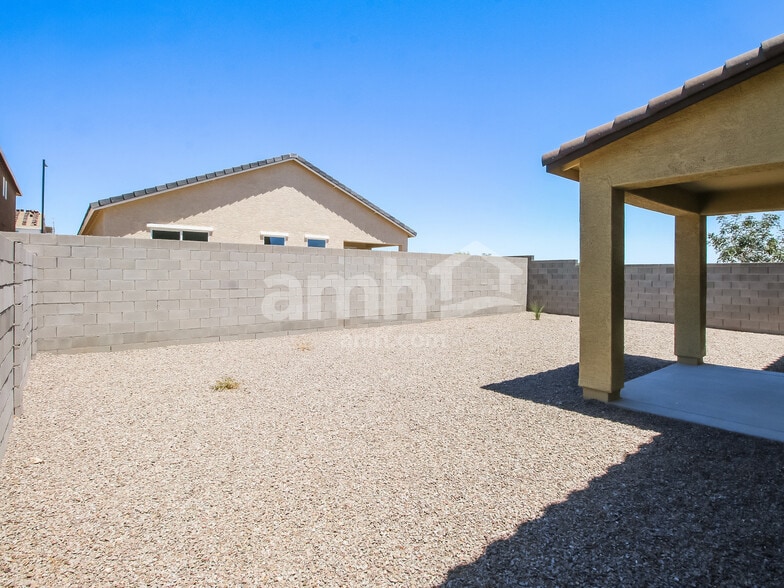 Building Photo - 20177 W Thomas Rd