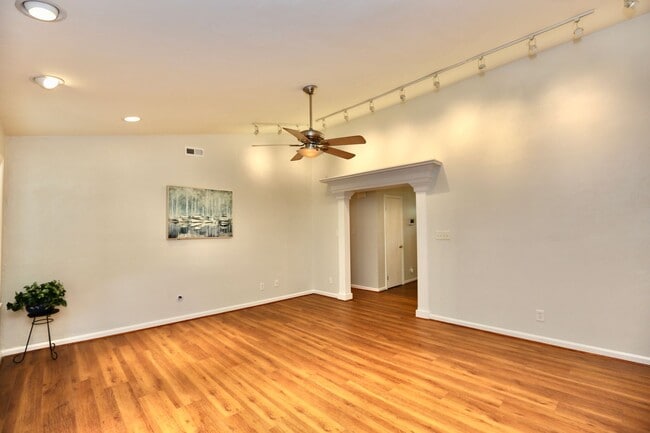 Building Photo - Adorable 3-Bedroom Home Ready 12-05-25!! Fenced Backyard - Pet Friendly - Open Floor-Plan!