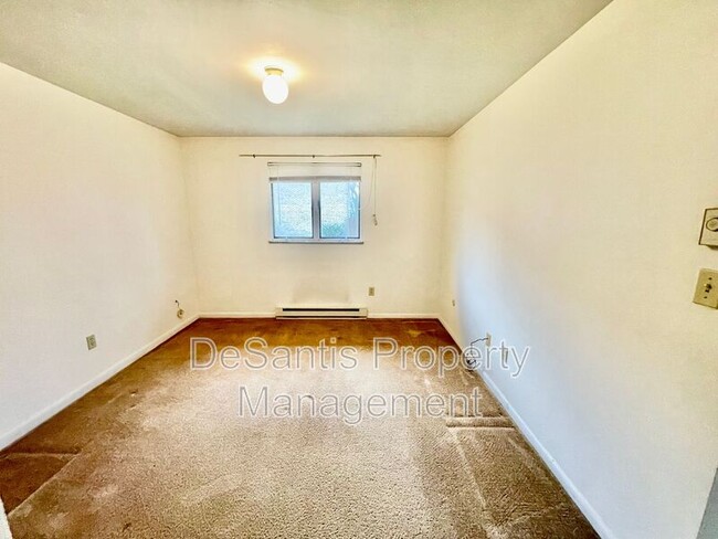 Building Photo - 414 Lunar Ln