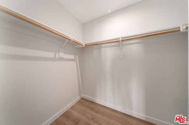 Building Photo - 1125 Manhattan Ave