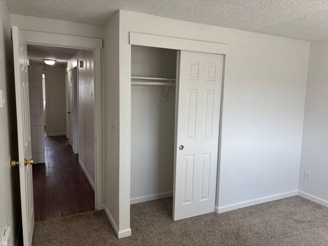 Building Photo - Three-Bedroom home with large backyard