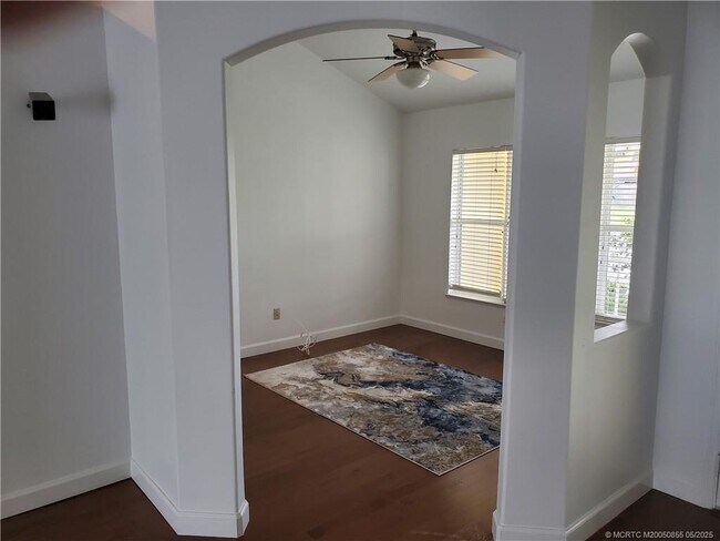 Building Photo - 2509 SE Lyman Cir