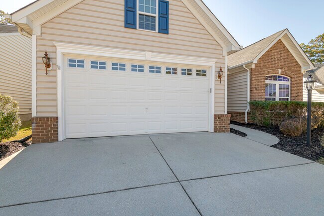 Building Photo - 10777 White Dogwood Dr