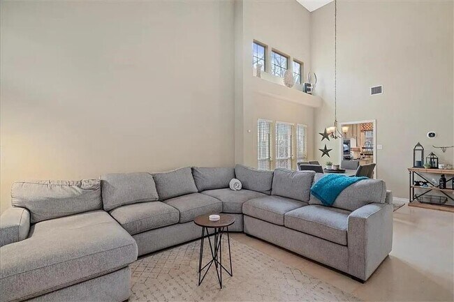 Building Photo - 1006 Oaklands Dr