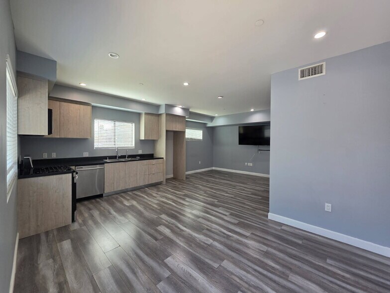 Building Photo - 6824 Ben Ave