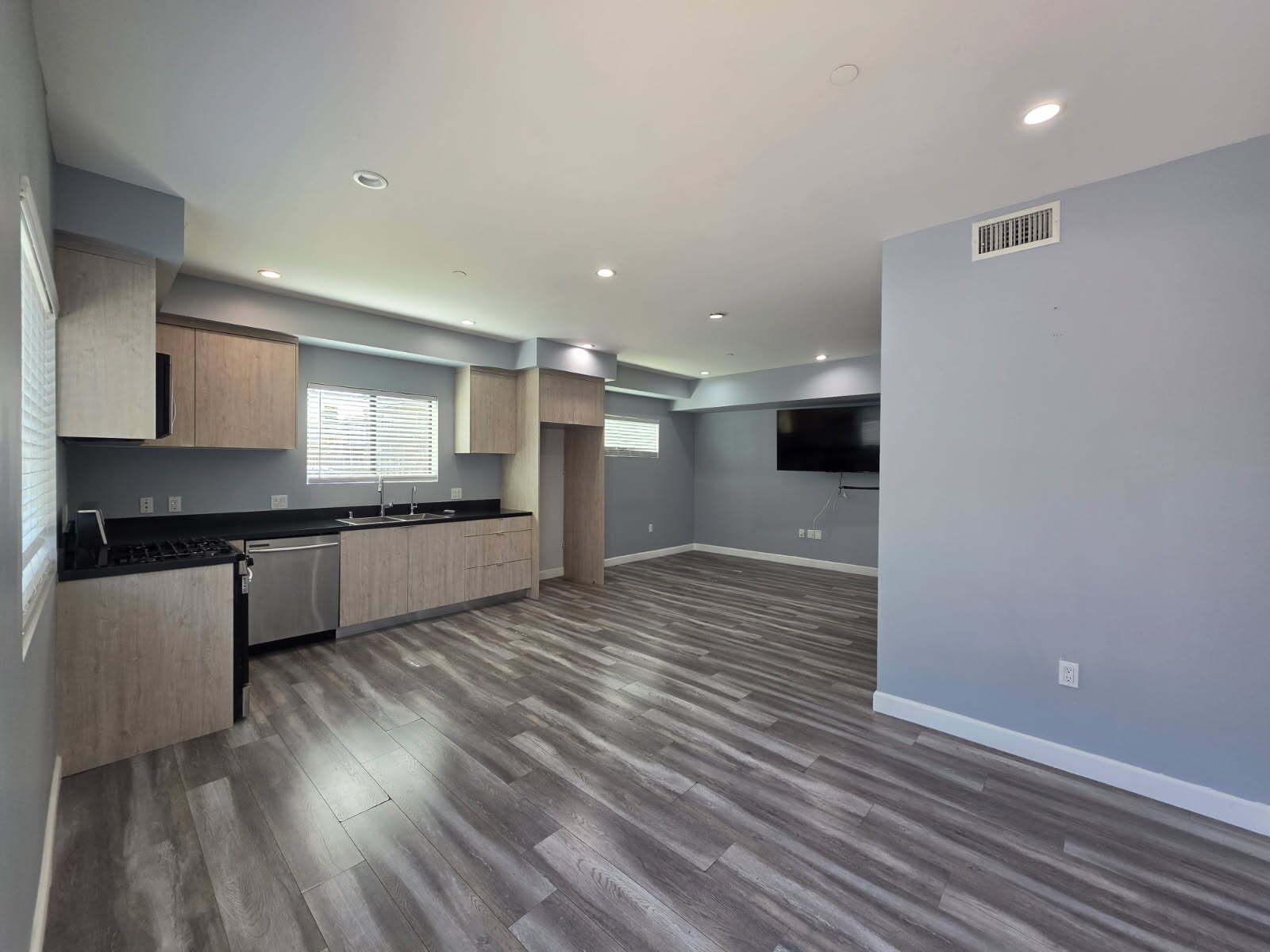Building Photo - 6824 Ben Ave