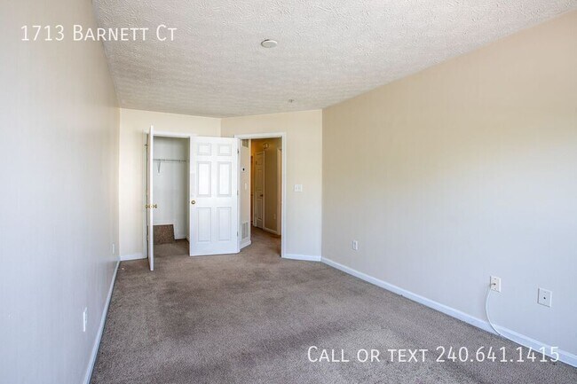 Building Photo - 1713 Barnett Ct