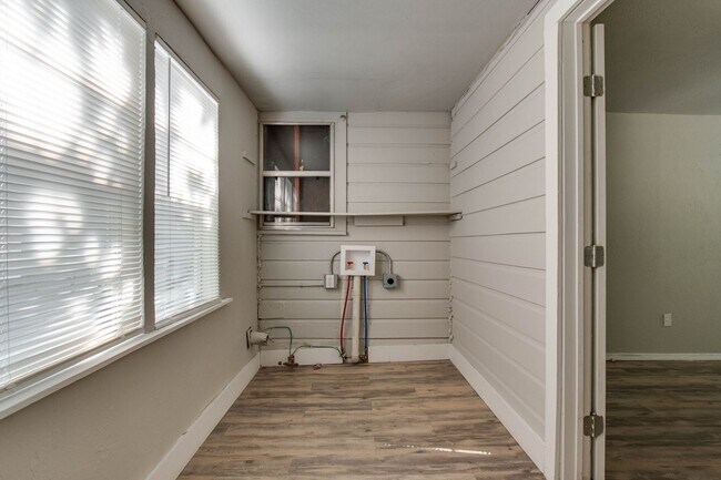 Building Photo - Remodeled 3-Bedroom Home with Spacious Patio & Deck!