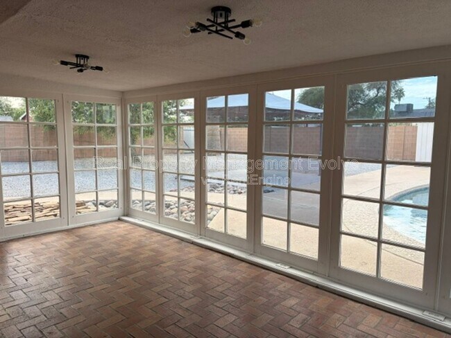 Building Photo - 2246 W Mulberry Dr