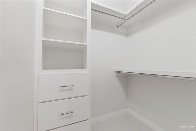 Building Photo - 28 Ozark Ave