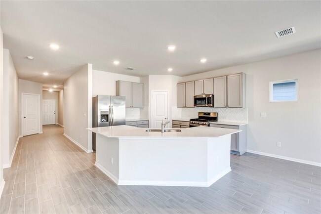 Building Photo - 141 Yellowstone Dr