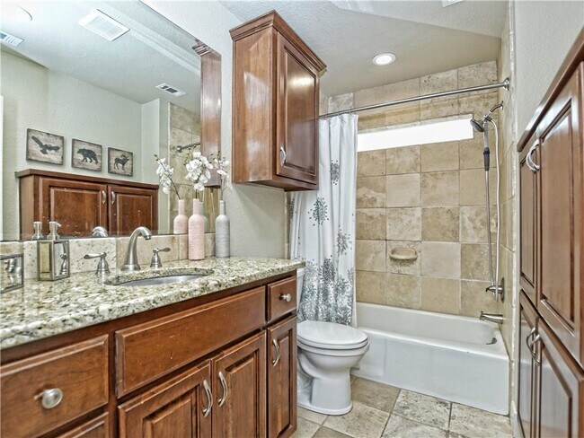 Building Photo - 8123 Forest Mesa Dr