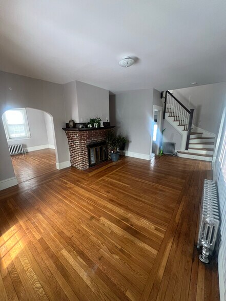 Building Photo - 15 Pershing St