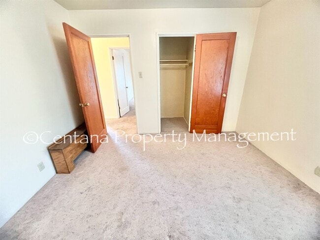 Building Photo - RARE FIND- Available 4 bedroom 1 1/2 bathr...