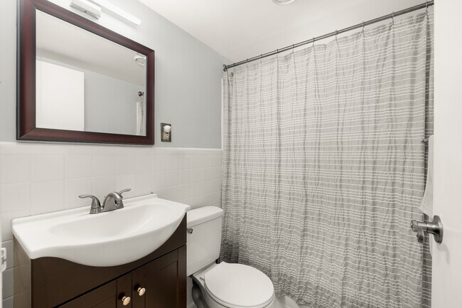 Building Photo - 1031 Michigan Ave NE