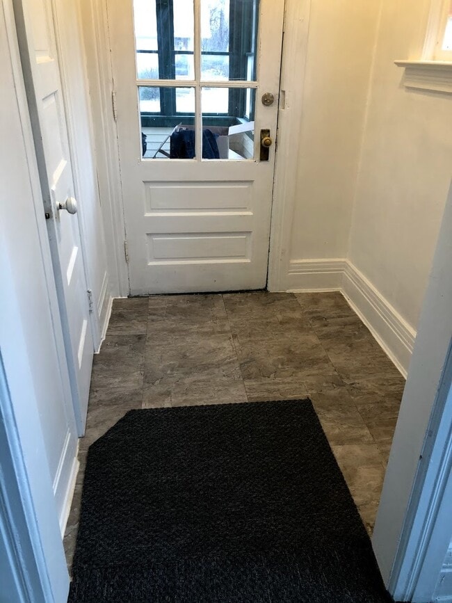 Building Photo - 1977 Prospect Ave