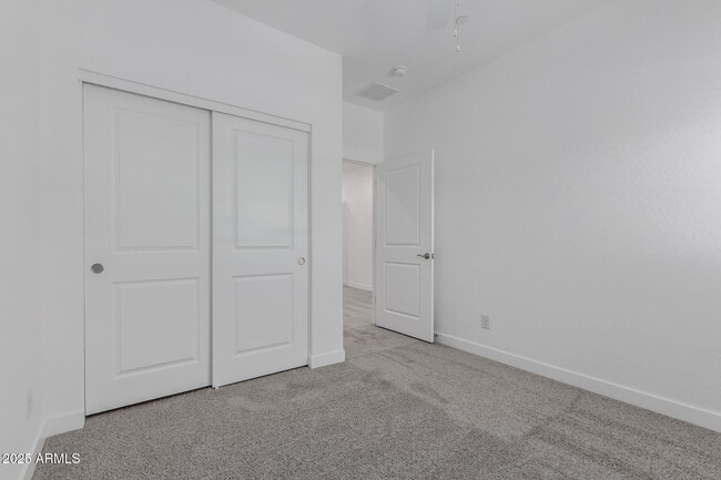 Building Photo - 1318 S 105th Pl