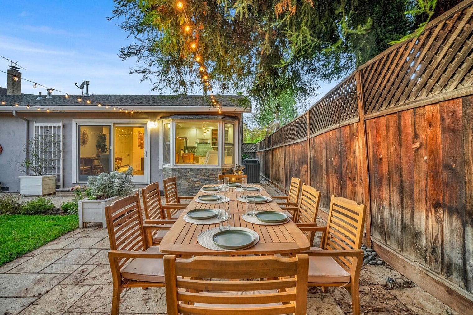 Building Photo - 5805 Silver Creek Valley Pl