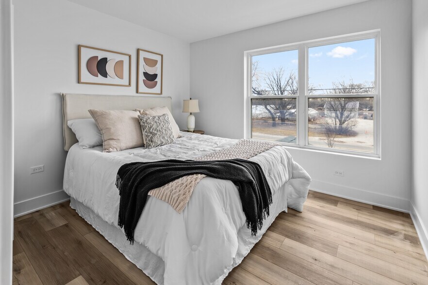 Building Photo - 27W280 Bauer Rd