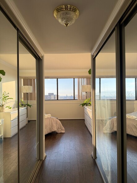 Building Photo - 426 S 1000 E