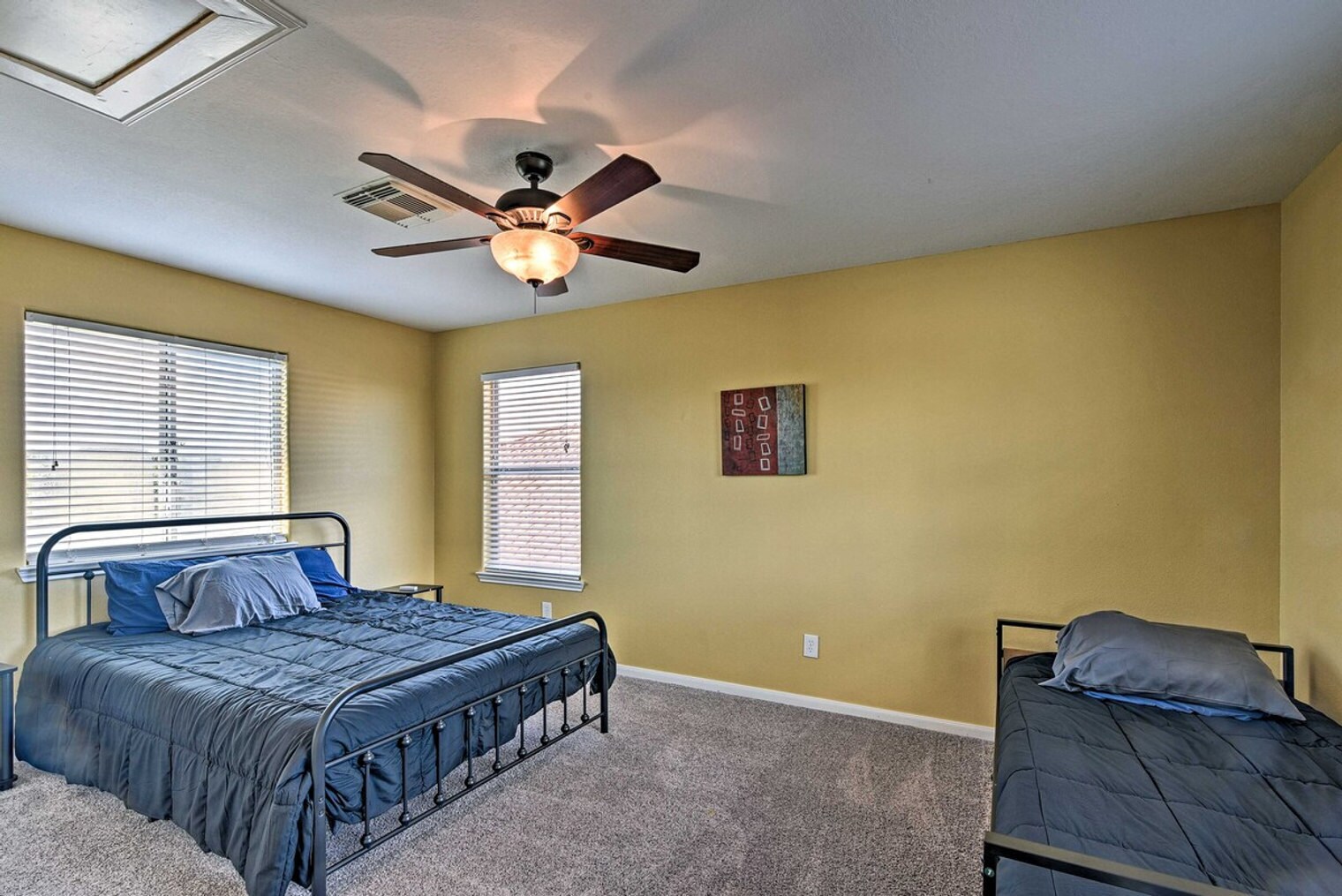 Building Photo - 2735 Broadway St