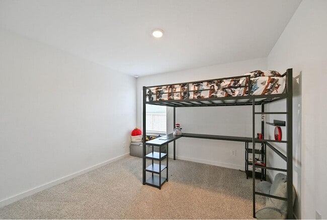 Building Photo - 1139 Hughes Crossing Dr