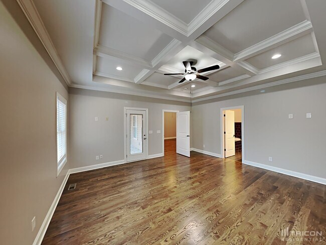 Building Photo - 210 Niagra Ln