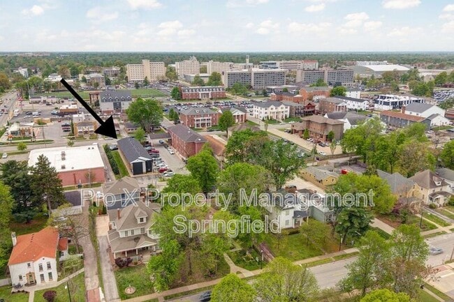 Building Photo - 1147 E Elm St