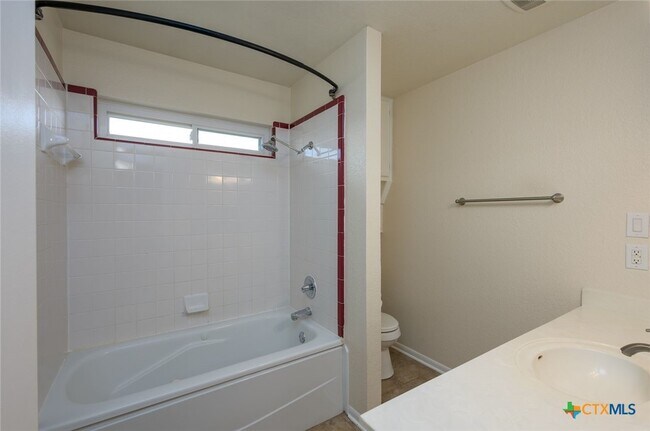 Building Photo - 3802 Lone Oak Dr