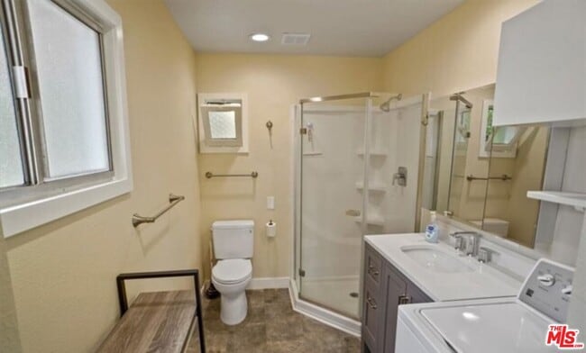 Building Photo - 6453 Montgomery Ave