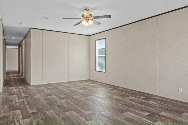 Building Photo - 6711 Hidden Oaks Dr